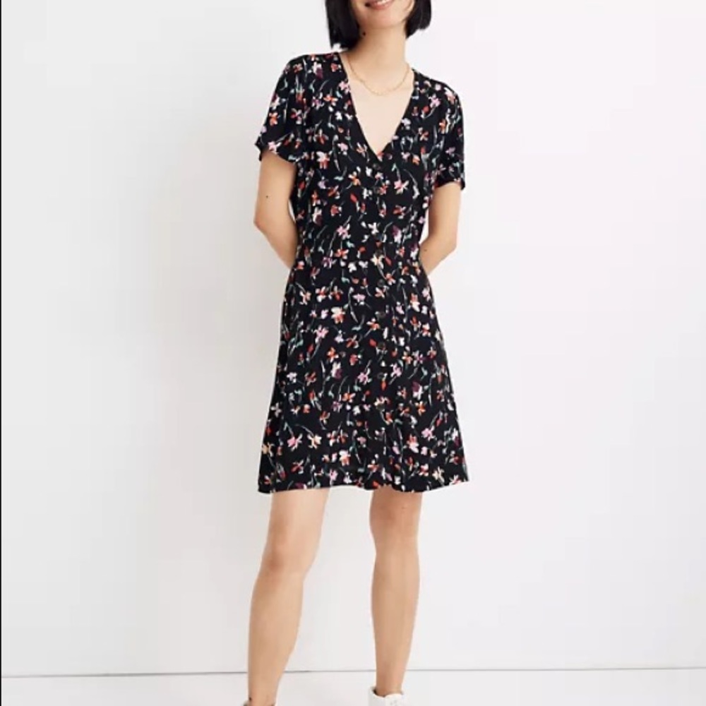 V-Neck Button-Front Mini Dress in Drifting Flowers